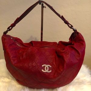 Large Chanel shoulder bag